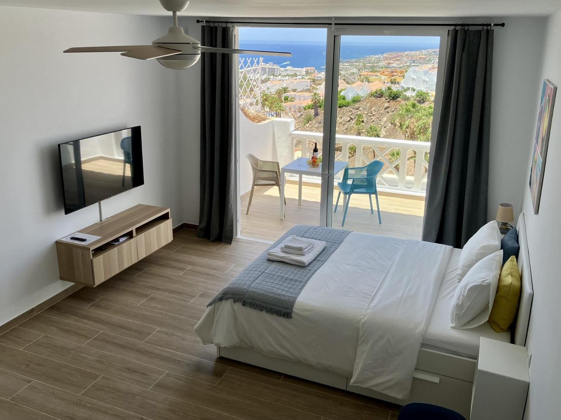 Costa Adeje - Modern Apartment With Terrace Views Of Ocean & Sunset Luaran gambar